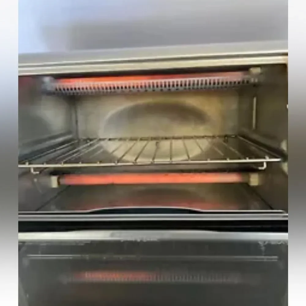 Black & Decker 4-Slice Toast-R-Oven Even Toast Technology TO1322SBD Timer